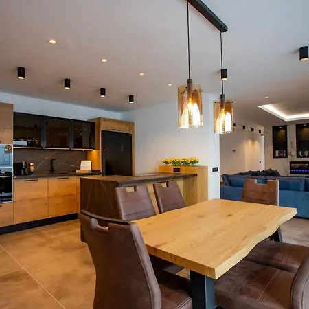 Villa Infinity *