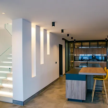 Villa Infinity *
